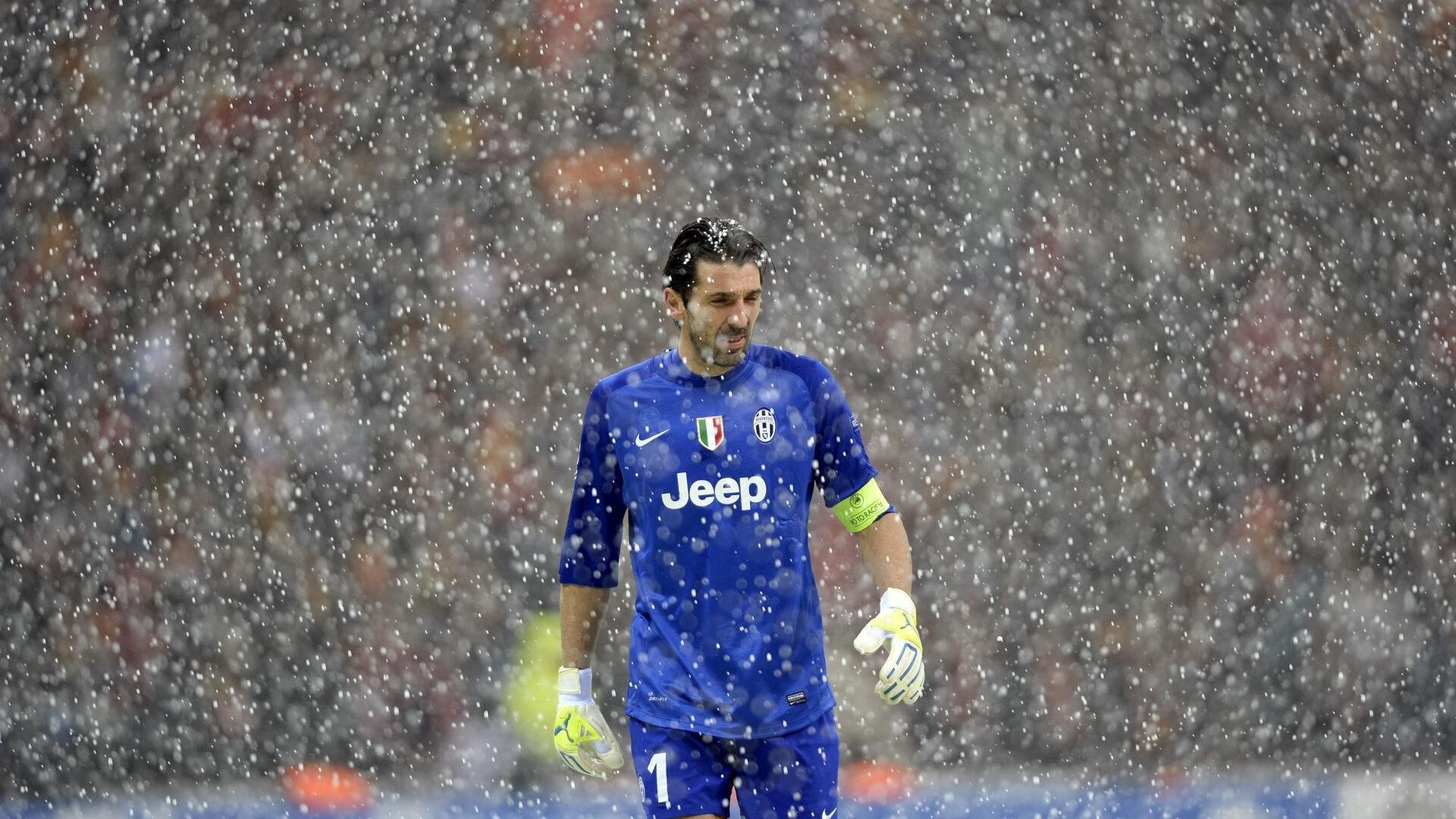 神奇一幕!球场上的精彩表演让人目不暇接,球赛现场的气氛